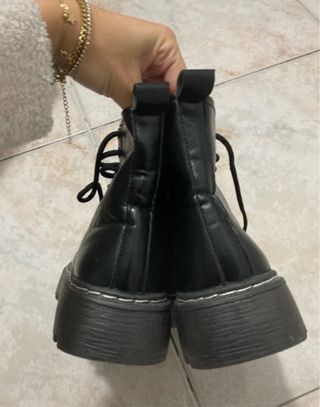 Stivaletti neri con plateau