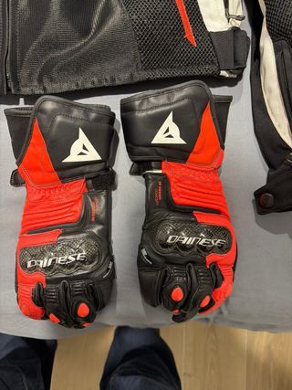 Conjunto moto: Casco, Chaqueta, Guantes