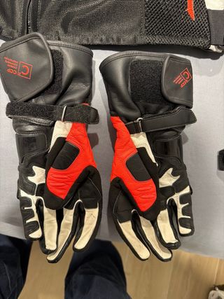 Conjunto moto: Casco, Chaqueta, Guantes