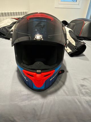 Conjunto moto: Casco, Chaqueta, Guantes