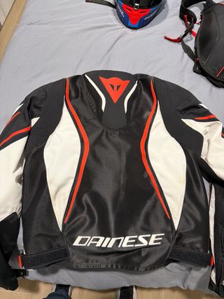 Conjunto moto: Casco, Chaqueta, Guantes