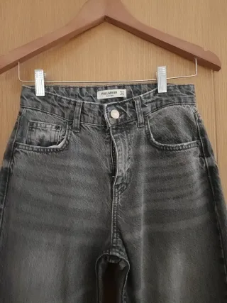 Vaqueros Pull&Bear negros efecto gastado