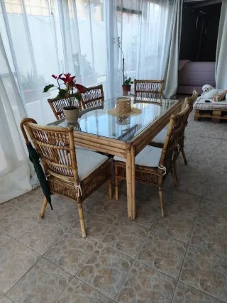 Mesa 140x90 y 6 Sillas Bambú