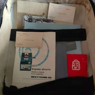 Máquina de escribir Olivetti Pluma 22 año 1982