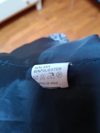 Abrigo CEREZAS Talla 42 Negro y Gris