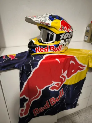 Casco y Camiseta Motocross Red Bull