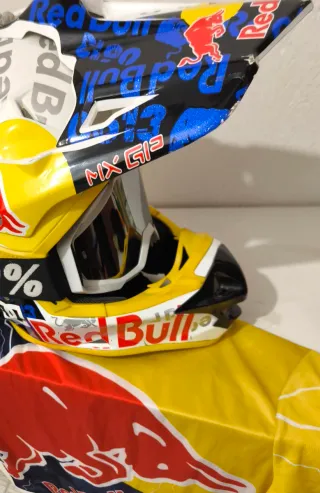 Casco y Camiseta Motocross Red Bull