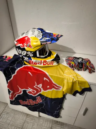 Casco y Camiseta Motocross Red Bull