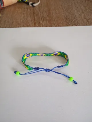 Pulsera tejida estilo Brasil