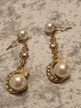 Orecchini pendenti perle e luna