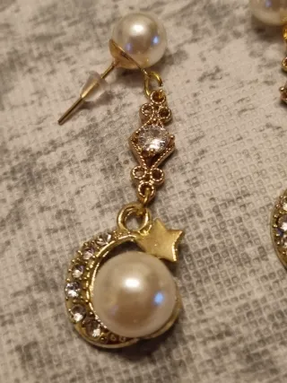 Orecchini pendenti perle e luna