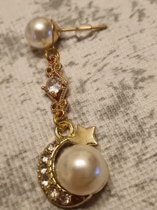 Orecchini pendenti perle e luna