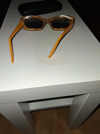 Gafas de sol naranjas