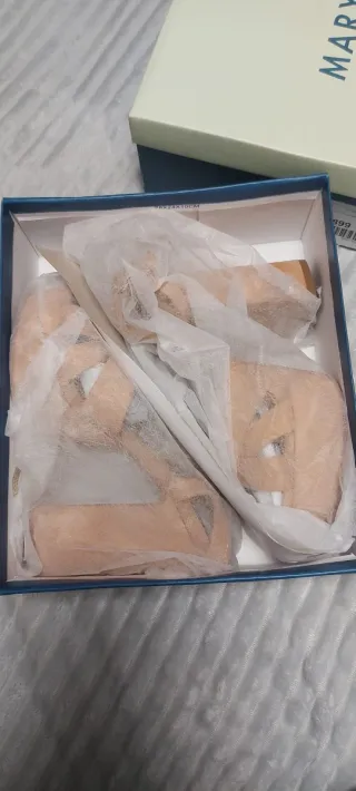 Sandalias de tacón beige