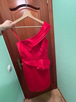 Vestido fiesta rojo asimétrico
