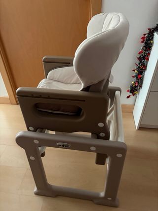 Trona Jane convertible en mesa y silla