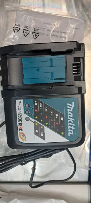 Caricabatterie Makita DC18RC