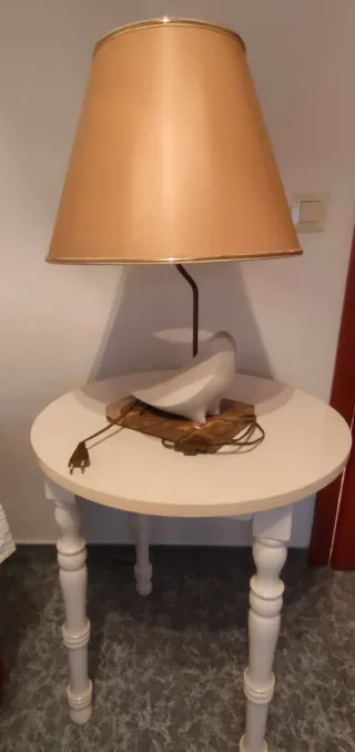 Mesa Camilla y Lámpara Beige/Blanco