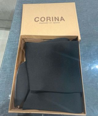 Botas altas Corina negras nuevas