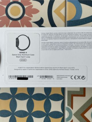 Apple Watch S4 44mm Grigio Siderale + Cinturino Nike