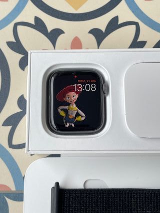 Apple Watch S4 44mm Grigio Siderale + Cinturino Nike