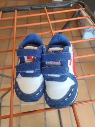 Zapatillas Puma Bebé Azul/Blanco/Rojo. Número 22