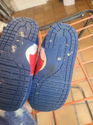 Zapatillas Puma Bebé Azul/Blanco/Rojo. Número 22