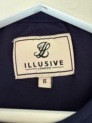 Camiseta SikSilk azul con logo dorado