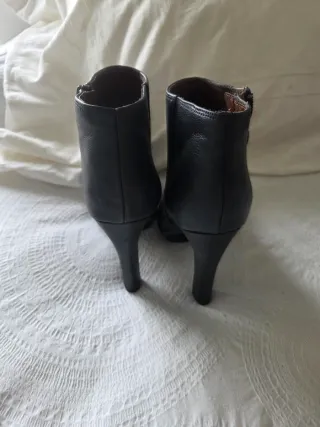Botines de tacón negros