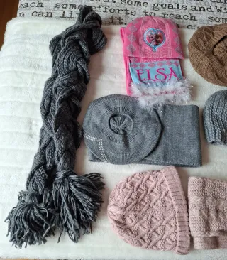 Lote Gorros, Bufandas y Guantes Niña