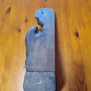 Aplique antiguo de pared Cristo orante en madera