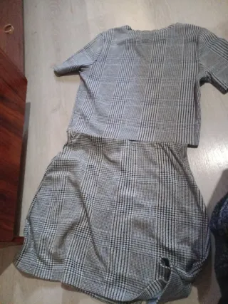 Conjunto Pull&Bear cuadros gris Talla S