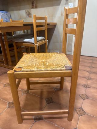 Conjunto mesa extensible de madera con 4 sillas