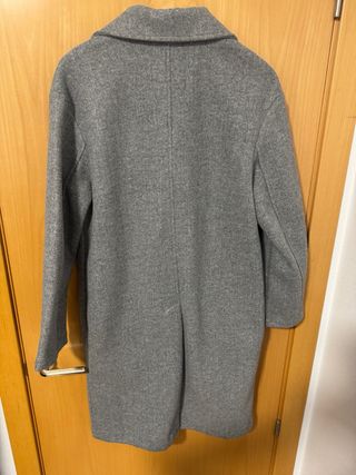 Abrigo Bershka Gris