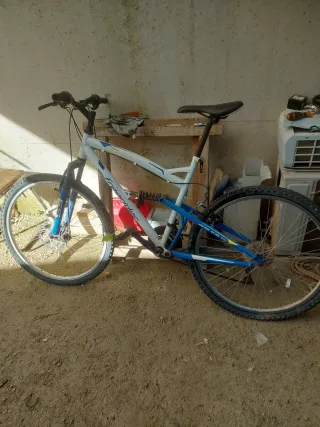 Bicicleta de Montaña Doble Suspensión