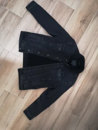 Chaqueta vaquera forrada negra