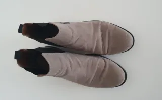 Botines Chelsea Beige y Negro