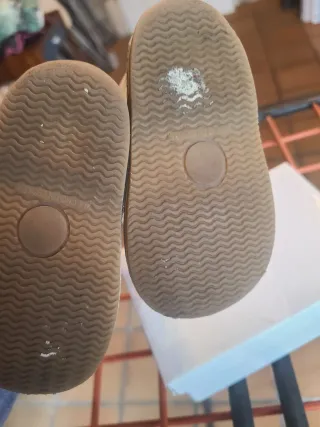 Botitas osito bebé charol. Número 19.