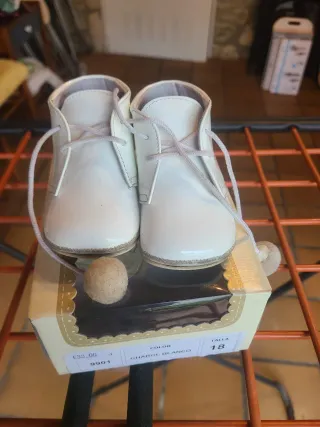 Bota bebé charol blanco talla 18