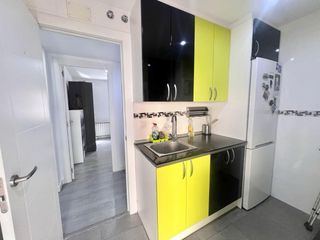 Se alquila habitación metro lucero