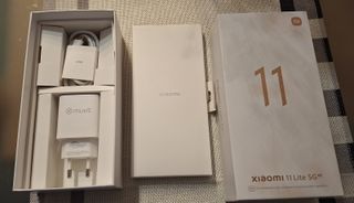Xiaomi 11 Lite 5G NE + Custodia Nera
