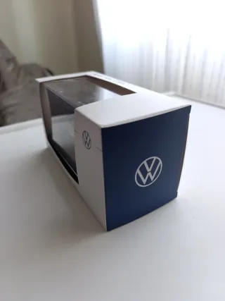 NOREV Volkswagen ID.4 Escala 1:43 con vitrina