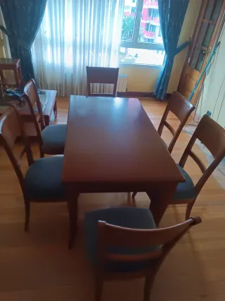 Juego de comedor madera y tela azul
