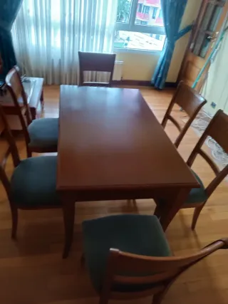 Juego de comedor madera y tela azul