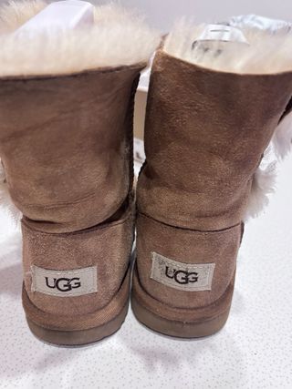 UGG K Bailey Button II Tg 35