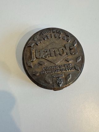 Pisapapeles Juanola Reproducción