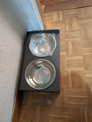 Comedero elevado para perros