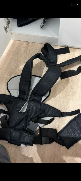 Mochila Portabebés Jane Negra