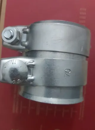 Abrazadera de escape 70mm