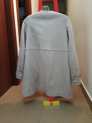 Abrigo beige y negro